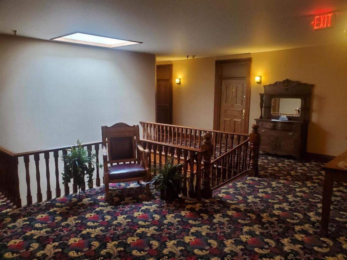 Historic Bullock Hotel Deadwood