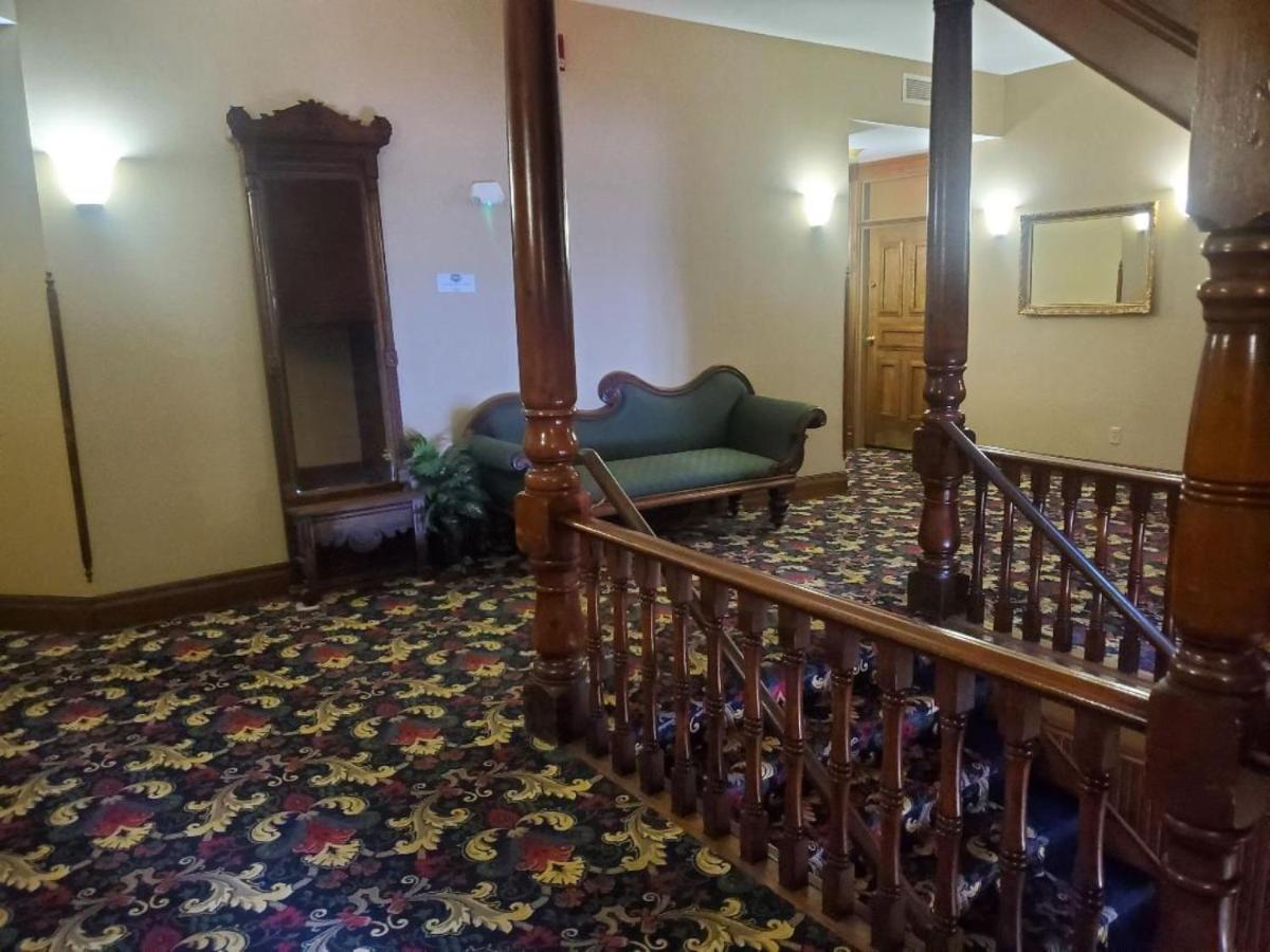 Historic Bullock Hotel Deadwood